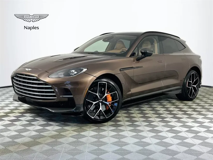 2025 Aston Martin DBX photo 1
