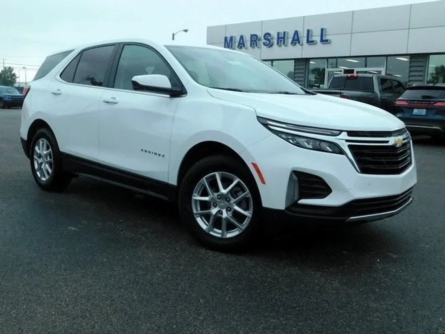 2024 Chevrolet Equinox LT photo 1
