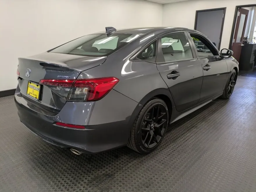 2022 Honda Civic Sport photo 1