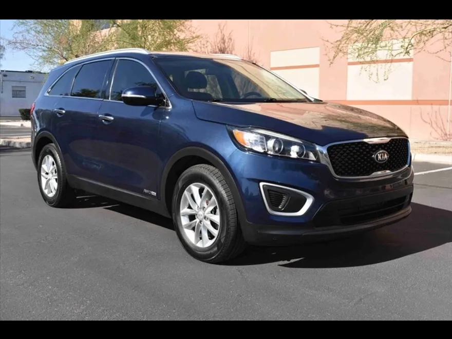 2018 Kia Sorento LX V6 photo 1