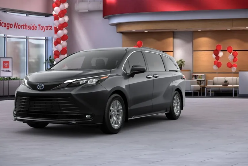 2025 Toyota Sienna XLE photo 1