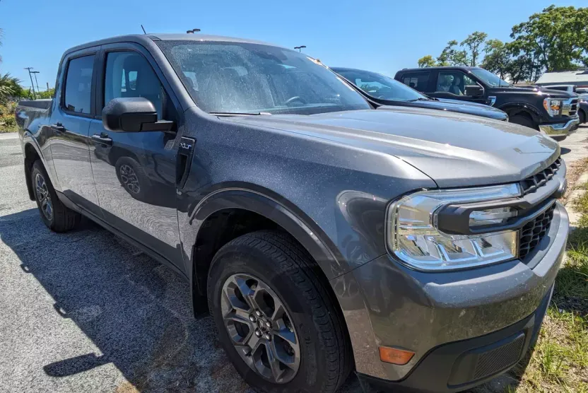 2023 Ford Maverick XLT photo 1