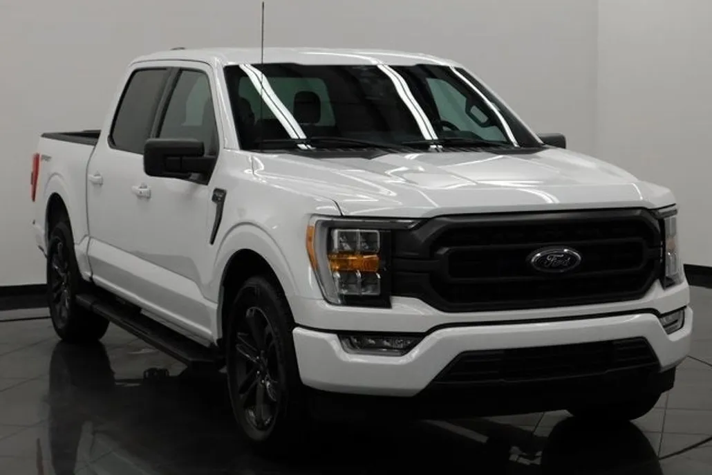 2023 Ford F-150 XLT photo 1