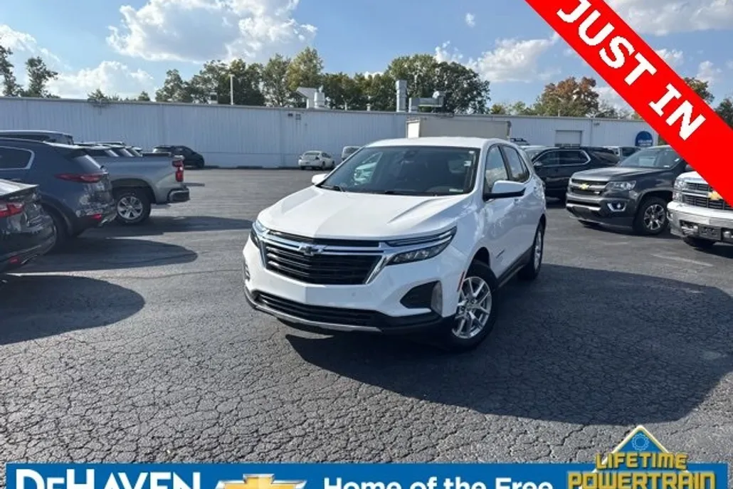 2023 Chevrolet Equinox LT photo 1
