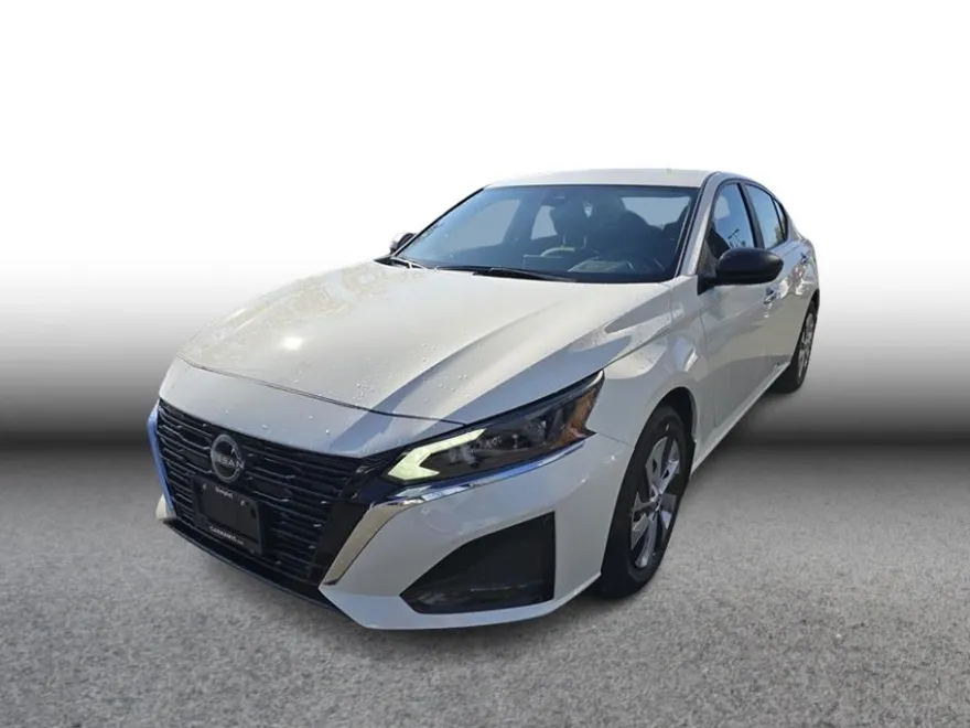 2025 Nissan Altima S photo 1