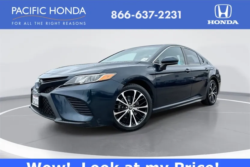 2019 Toyota Camry L photo 1