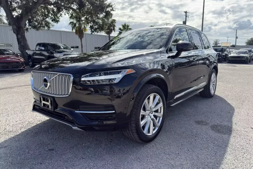 2017 Volvo XC90 Inscription photo 1