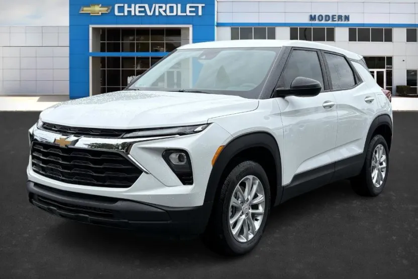 2025 Chevrolet Trailblazer LS photo 1