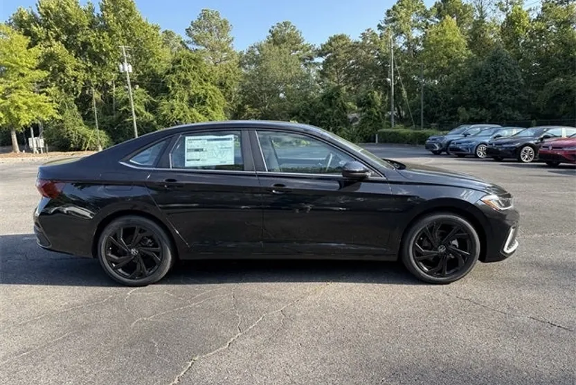 2026 Volkswagen Jetta 1.5T SE photo 1