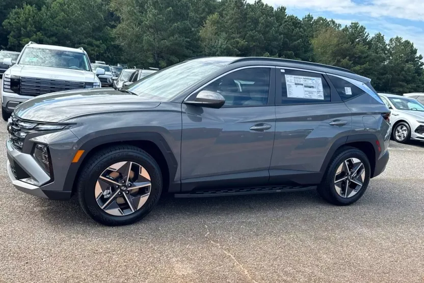 2025 Hyundai Tucson SEL photo 1
