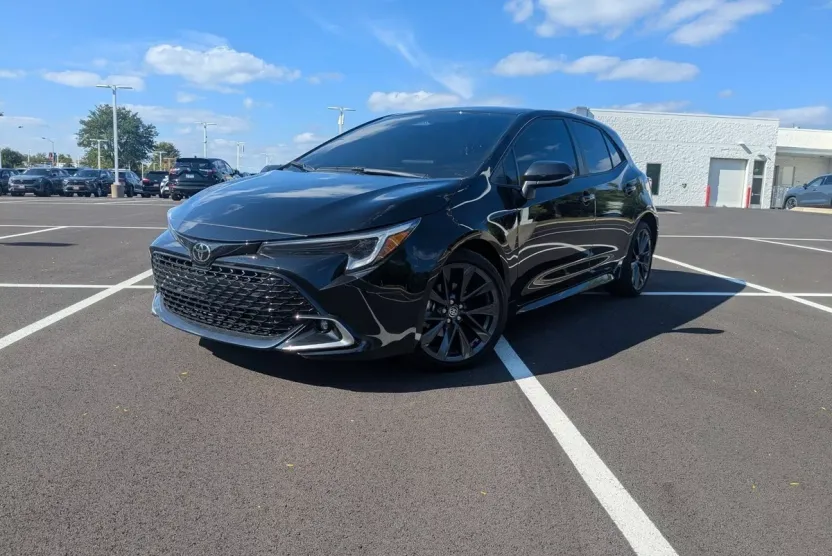 2025 Toyota Corolla XSE photo 1
