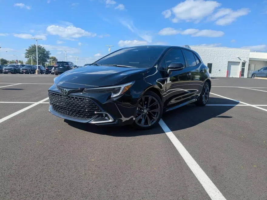 2025 Toyota Corolla XSE photo 1