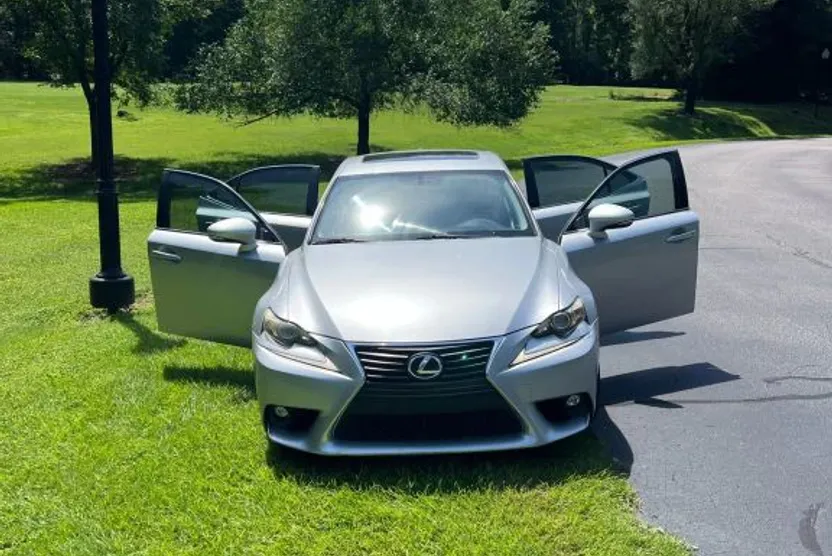 2015 Lexus IS 250 photo 1