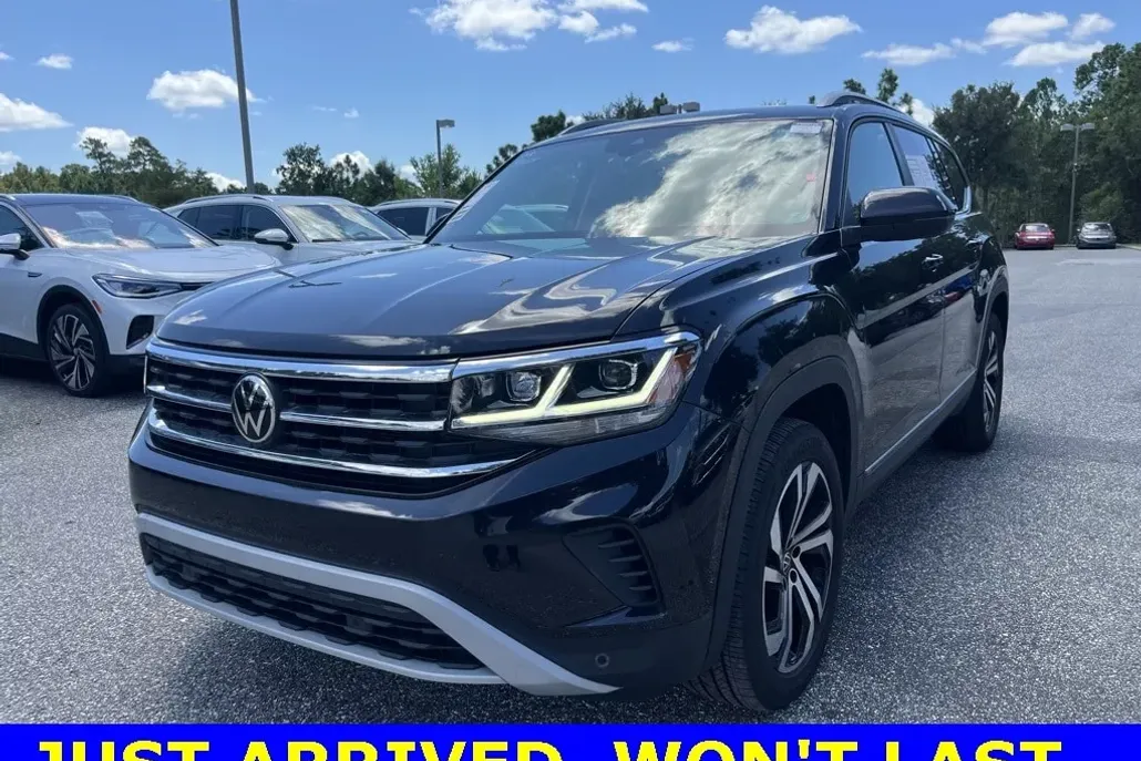 2022 Volkswagen Atlas SEL photo 1