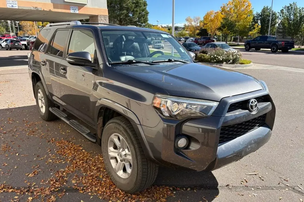 2014 Toyota 4Runner SR5 photo 1