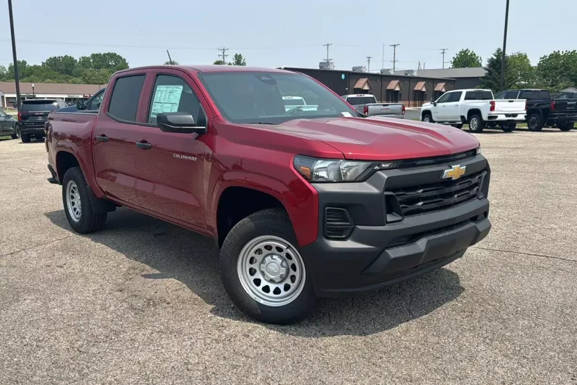 2025 Chevrolet Colorado LT photo 1