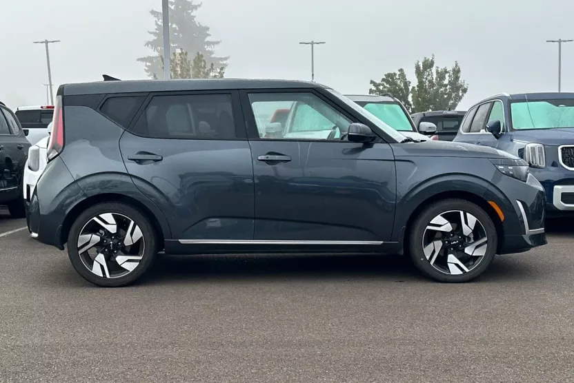 2025 Kia Soul GT-Line photo 1
