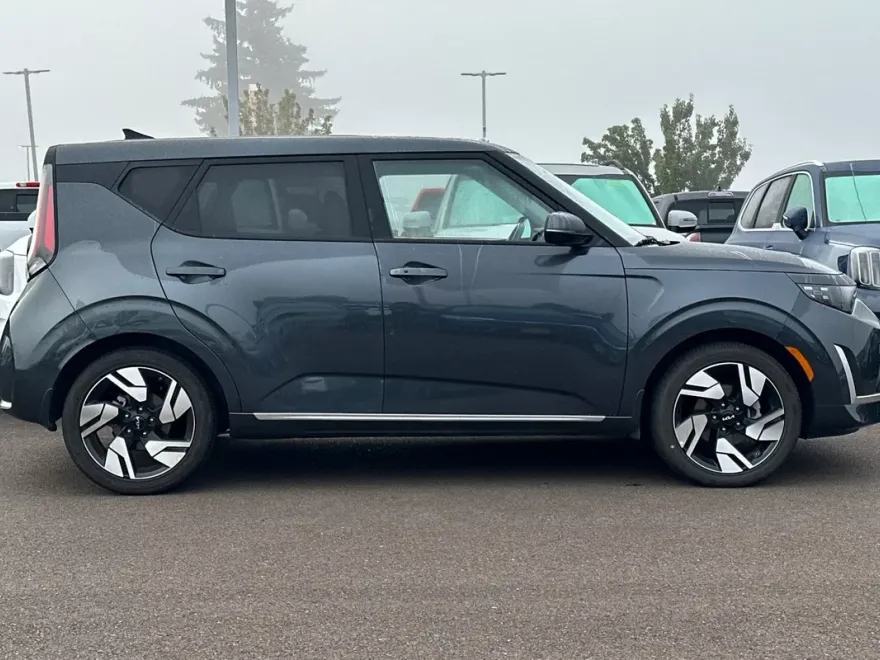 2025 Kia Soul GT-Line photo 1