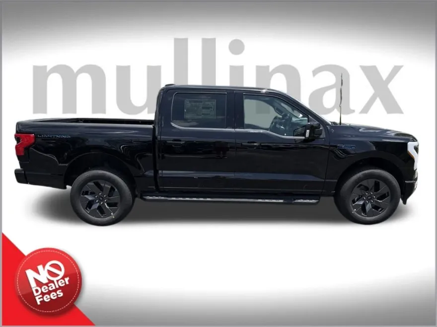2025 Ford F-150 Lightning Lariat photo 1