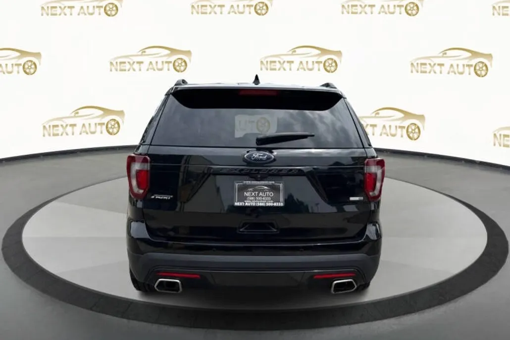 2016 Ford Explorer Sport photo 1