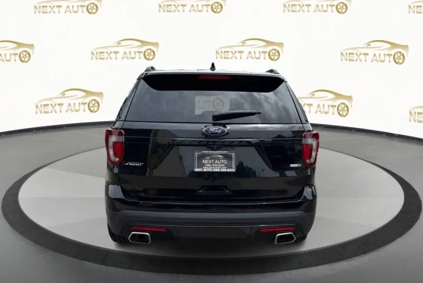 2016 Ford Explorer Sport photo 1