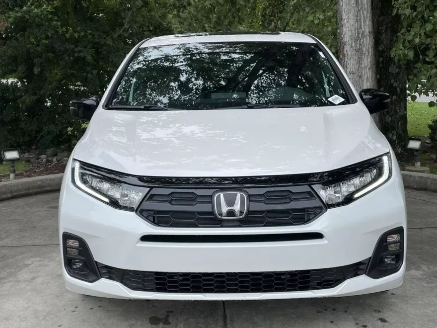 2026 Honda Odyssey photo 1