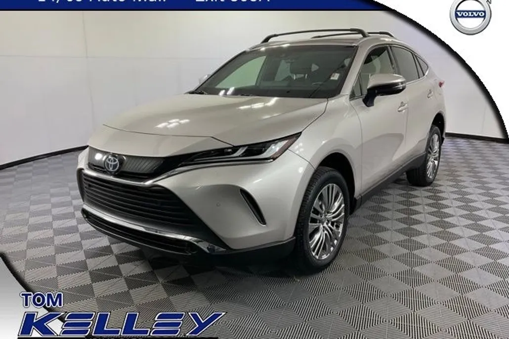 2022 Toyota Venza XLE photo 1