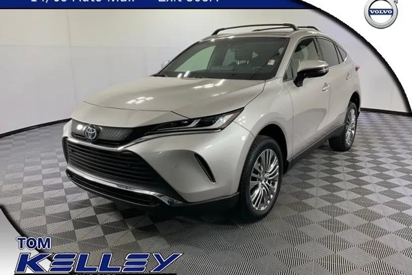2022 Toyota Venza XLE photo 1