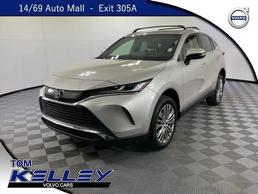 2022 Toyota Venza XLE photo 1