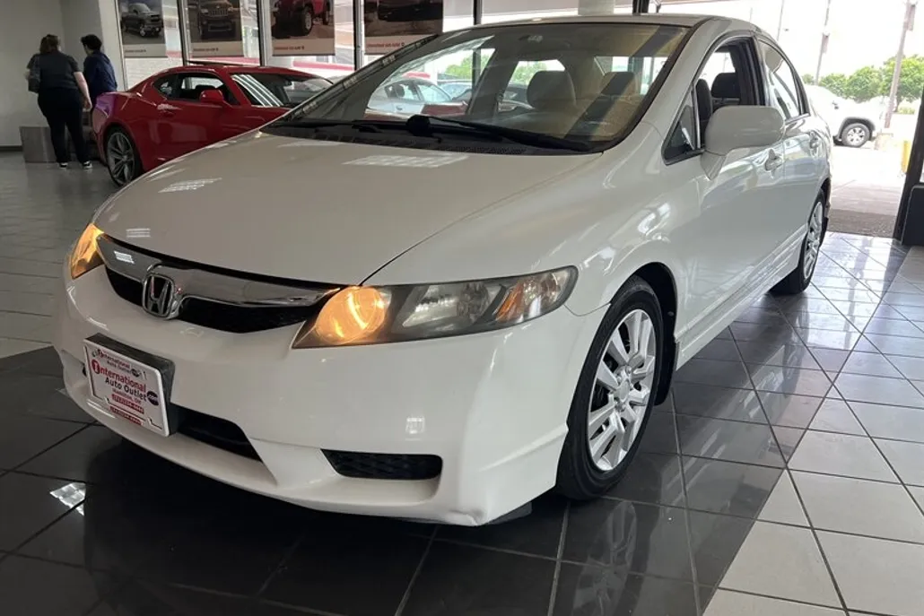 2010 Honda Civic LX photo 1
