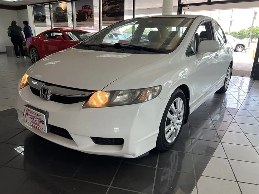 2010 Honda Civic LX photo 1