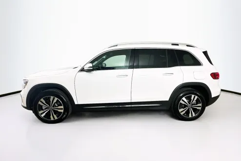 2025 Mercedes Benz GLB 250 4MATIC photo 2