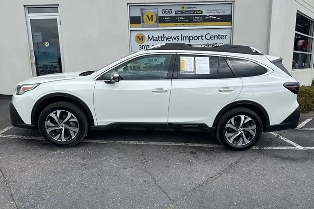 2021 Subaru Outback Touring photo 1