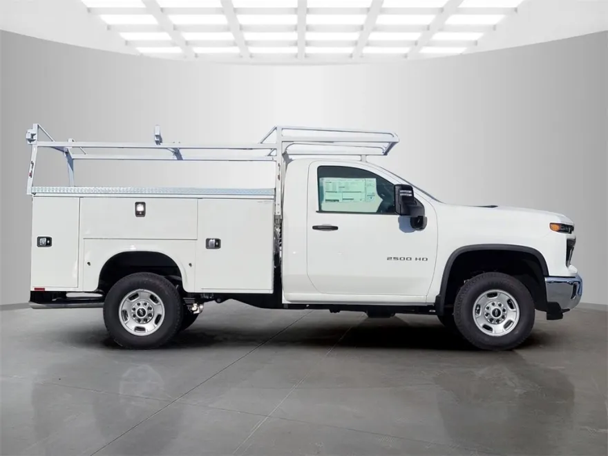 2024 Chevrolet Silverado 2500HD photo 1