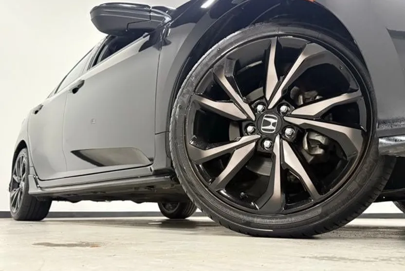 2019 Honda Civic Sport photo 1