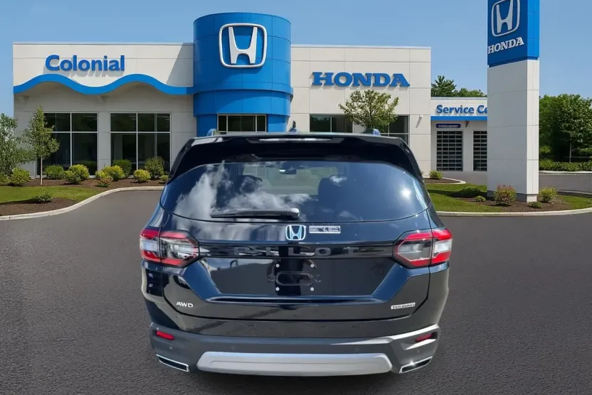 2025 Honda Pilot Touring photo 1