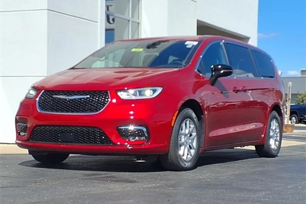 2026 Chrysler Pacifica photo 1