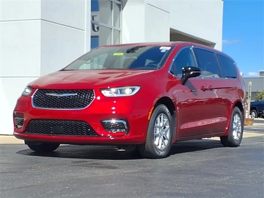 2026 Chrysler Pacifica photo 1