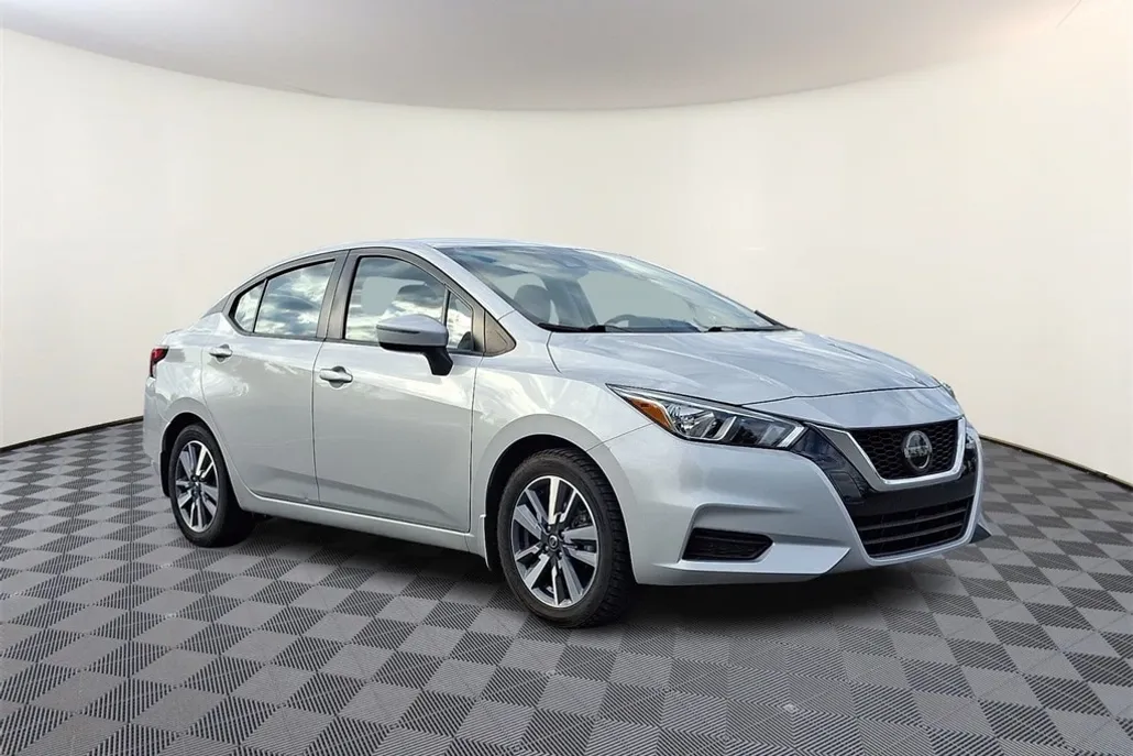 2020 Nissan Versa 1.6 SV photo 1