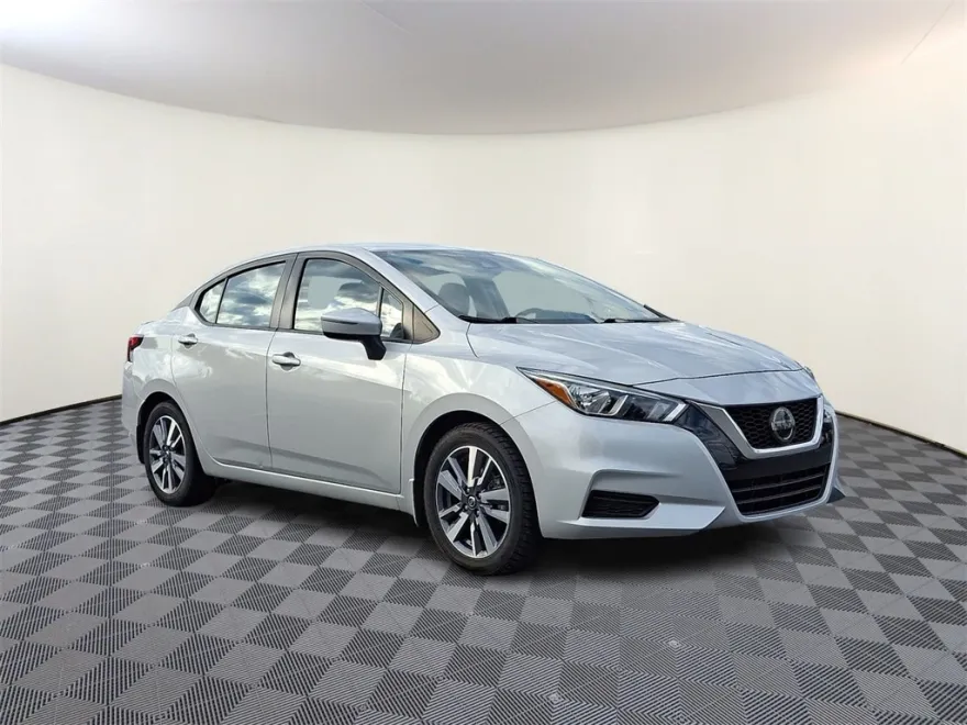 2020 Nissan Versa 1.6 SV photo 1