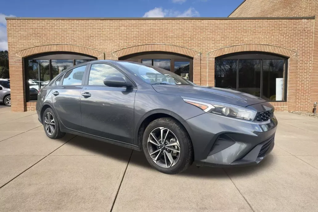 2024 Kia Forte LXS photo 1