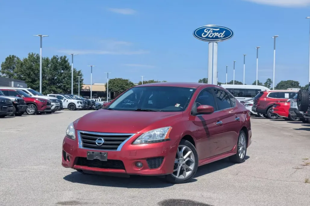 2013 Nissan Sentra SR photo 1