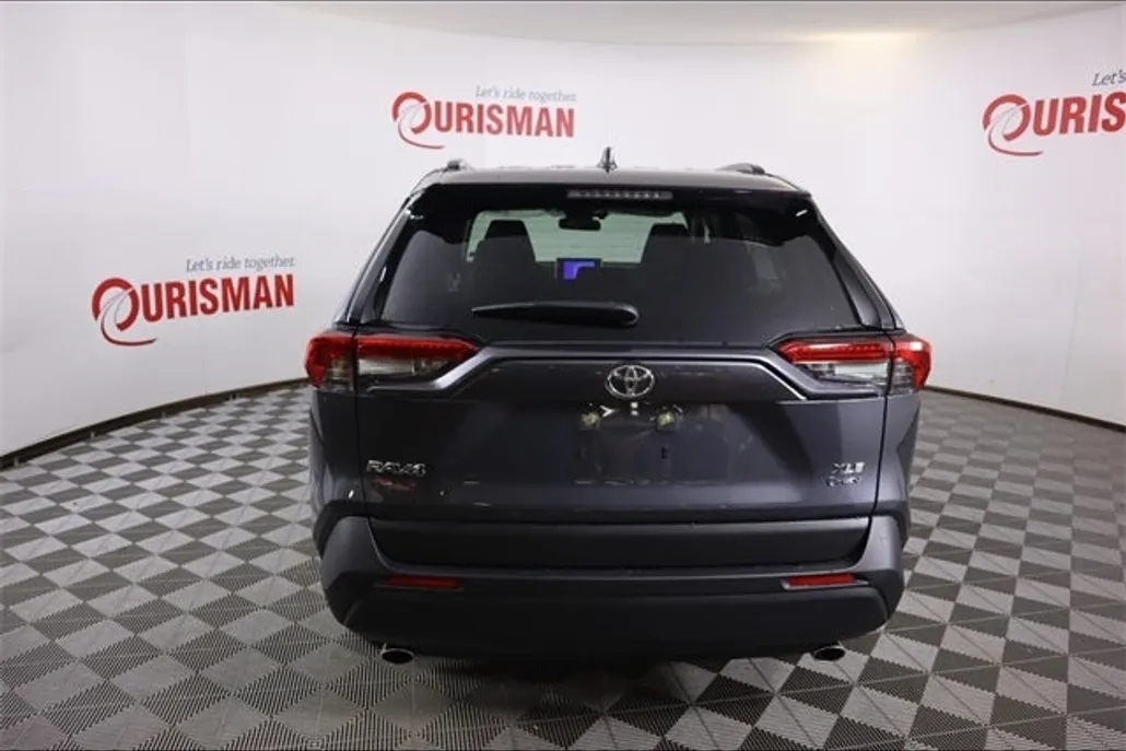 2025 Toyota RAV4 Hybrid XLE photo 1