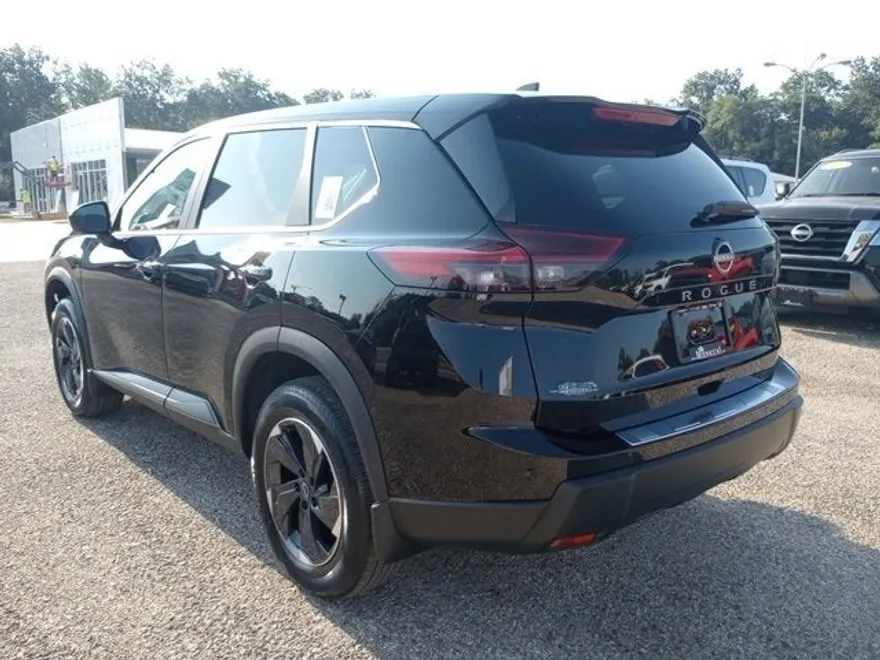 2026 Nissan Rogue SV photo 1