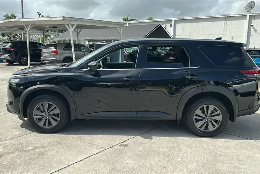 2024 Nissan Pathfinder S photo 1
