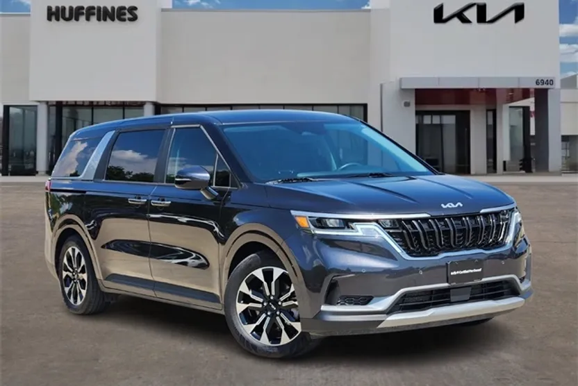 2023 Kia Carnival EX photo 1