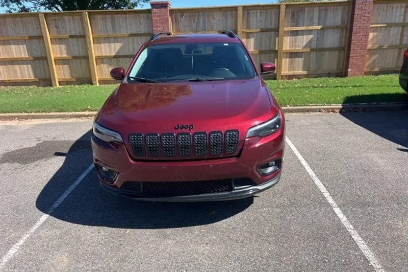 2019 Jeep Cherokee Altitude photo 1
