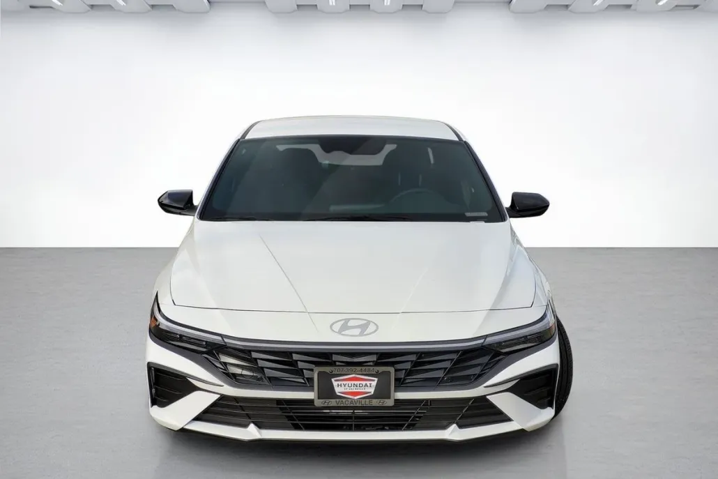 2025 Hyundai Elantra SEL Sport photo 1