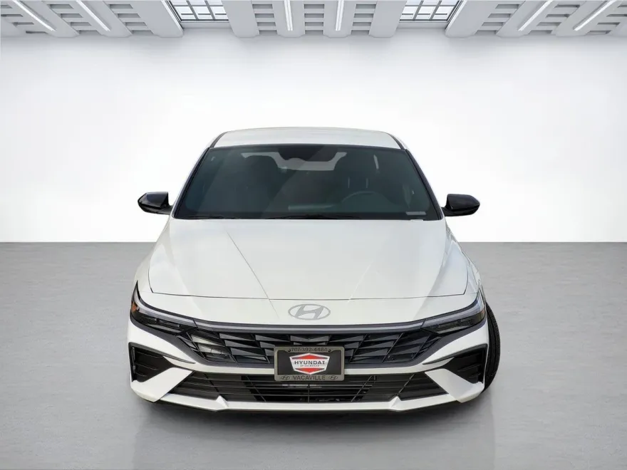 2025 Hyundai Elantra SEL Sport photo 1