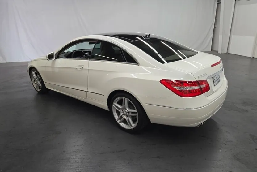 2011 Mercedes Benz E 350 photo 1